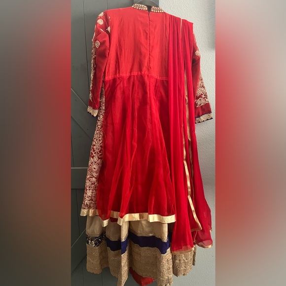 Elegant Red and Gold Embroidered Dress with Dupatta - Picture 8 of 8